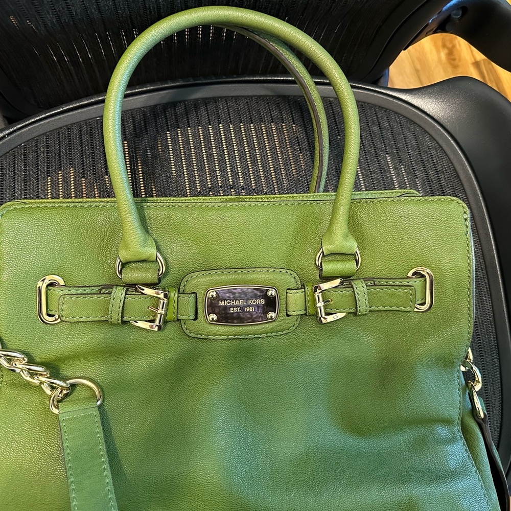 EUC Michael Kors Green Leather Handbag - Picture 3 of 5